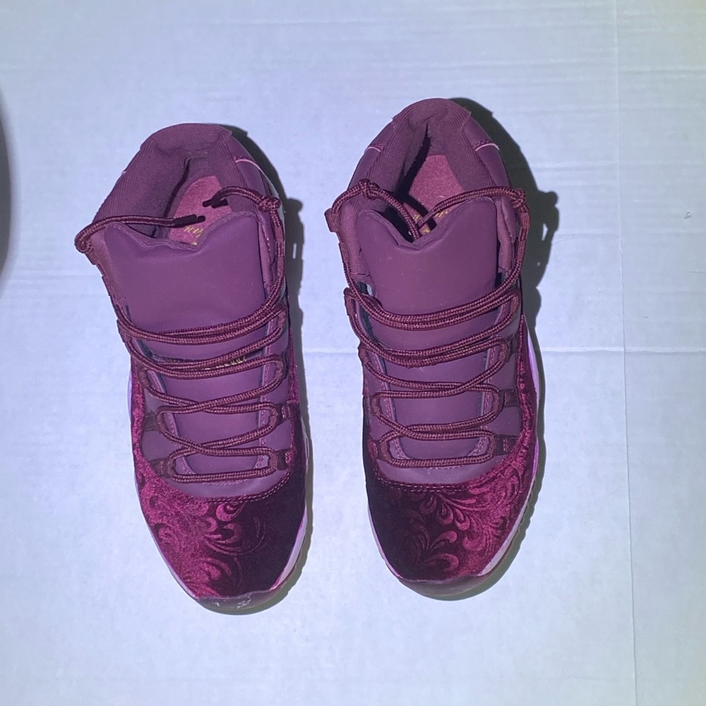 Air Jordan 11 Retro Velvet